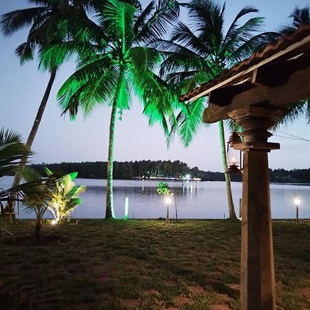 Whispering Waters Villa Kozhikode Luaran gambar