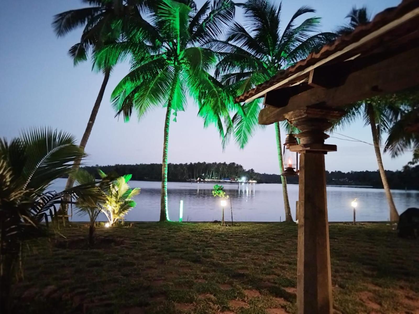 Whispering Waters Villa Kozhikode Luaran gambar